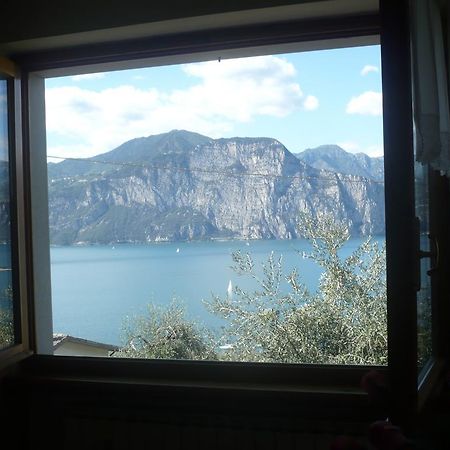 Appartamento Michela Brenzone sul Garda Bilik gambar