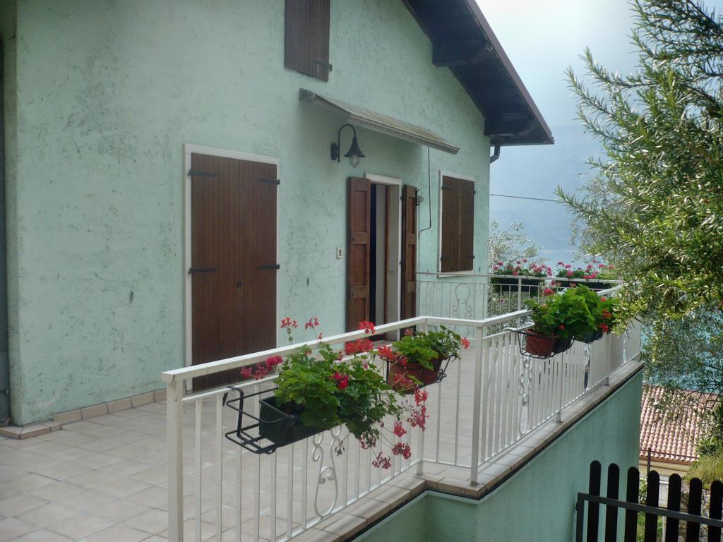 Appartamento Michela Brenzone sul Garda Bilik gambar