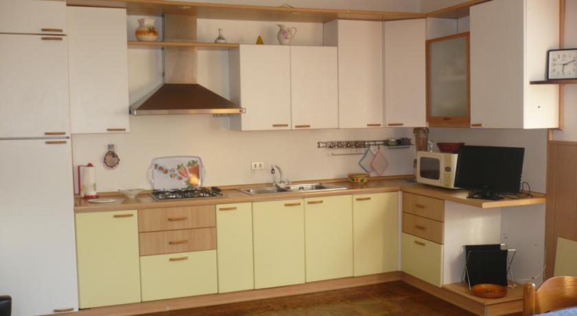 Appartamento Michela Brenzone sul Garda Bilik gambar