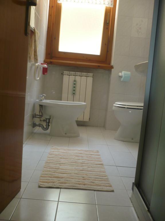 Appartamento Michela Brenzone sul Garda Bilik gambar