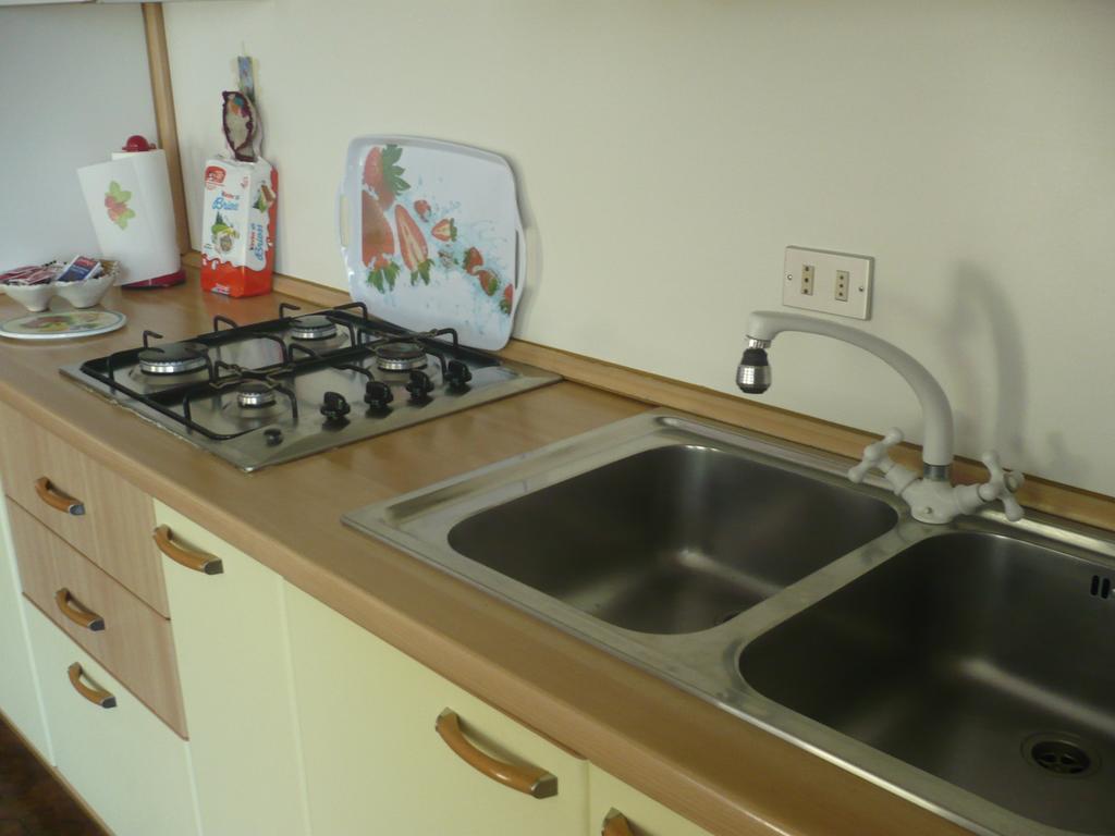 Appartamento Michela Brenzone sul Garda Bilik gambar
