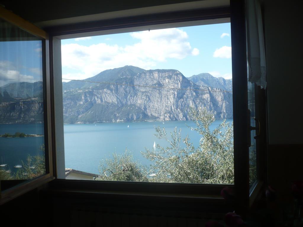 Appartamento Michela Brenzone sul Garda Bilik gambar